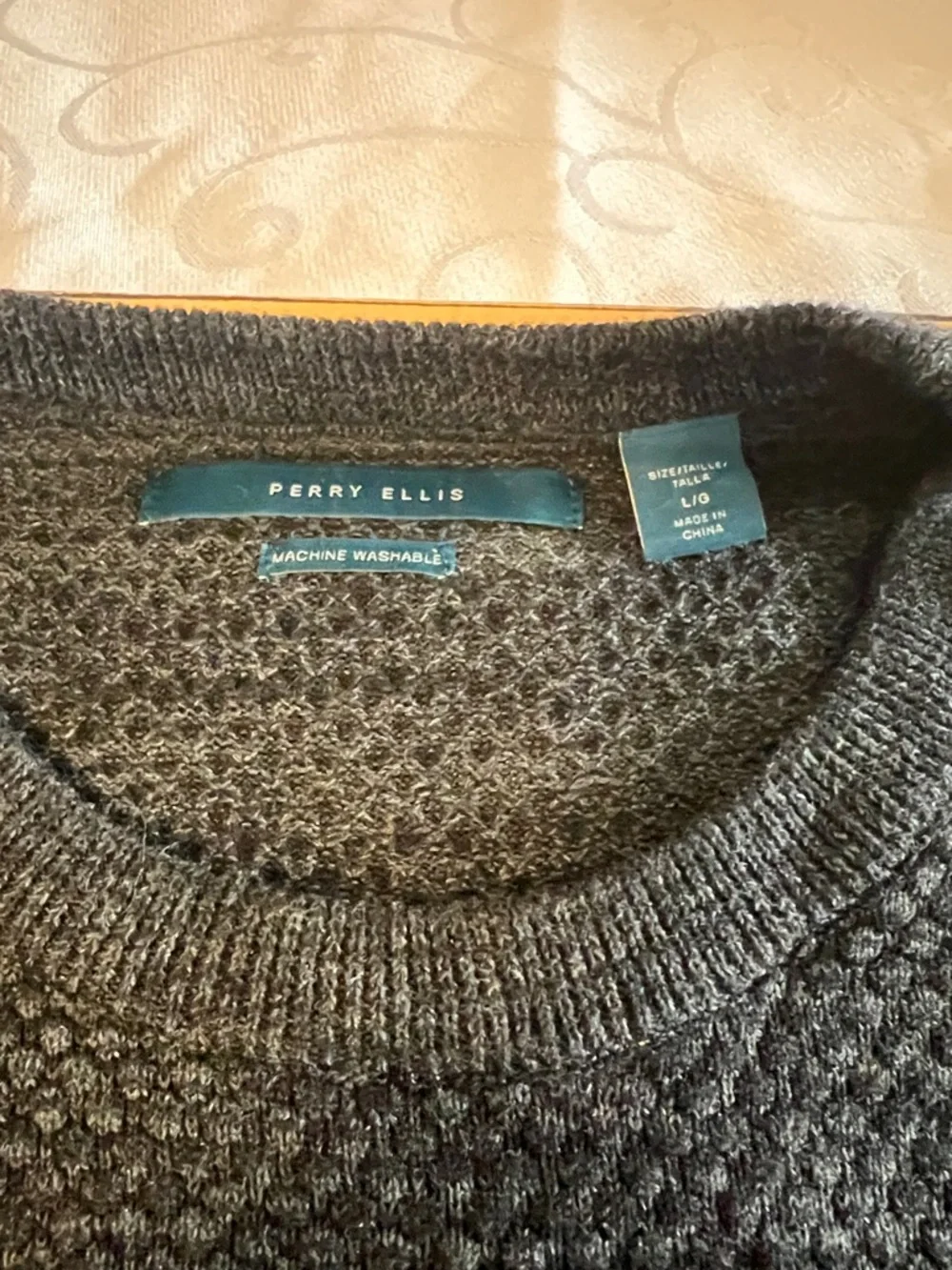 Perry Ellis Charcoal Gray Textured Crewneck Sweater - Picture 2 of 5